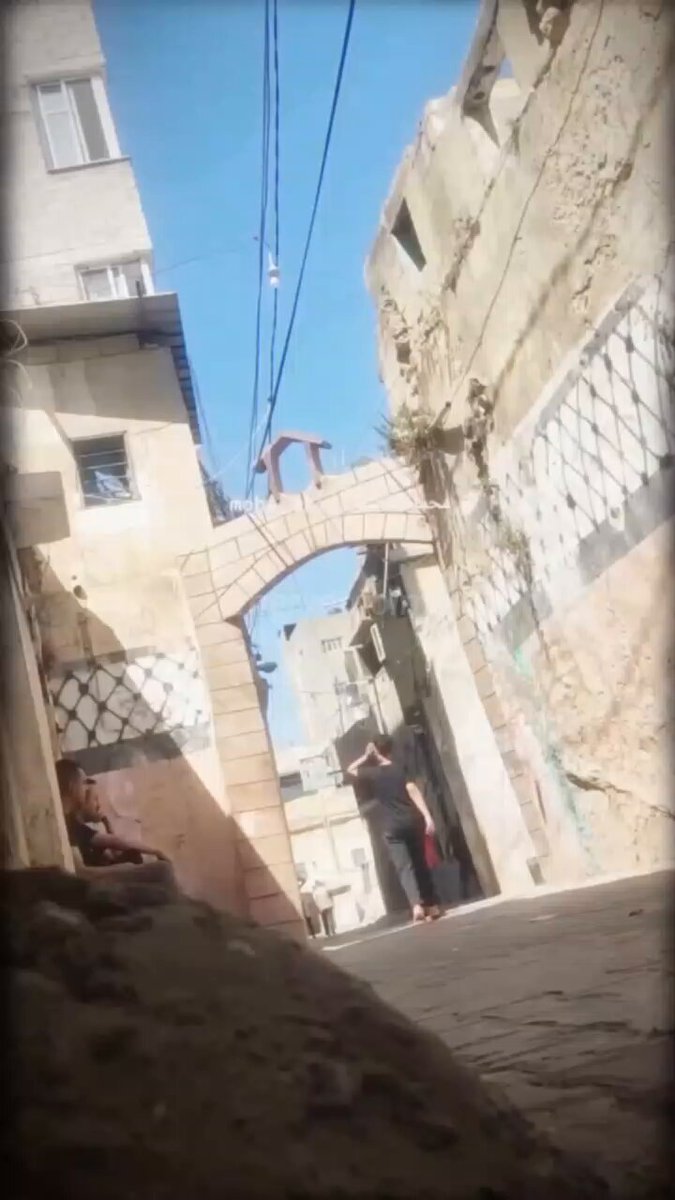 zulüm bitmiyor, acı dinmiyor bu utancımızı silecek zaferi, ellerimizle kâfirler için azabı hazırla ya Rabb'i