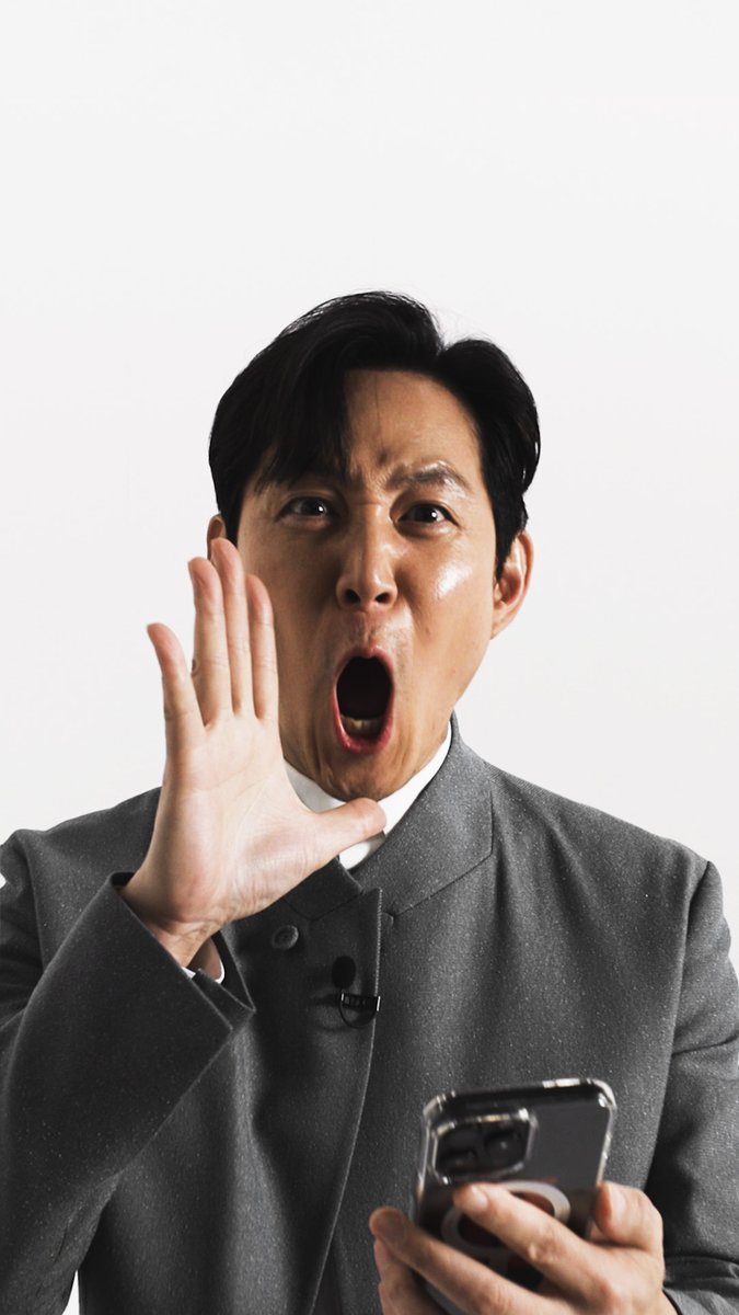 🖐️ PAROOOOOOOOW! 🖐️ Lee Jung-jae passando pra avisar que Round 6 VOLTOOOOOW. 🗣️