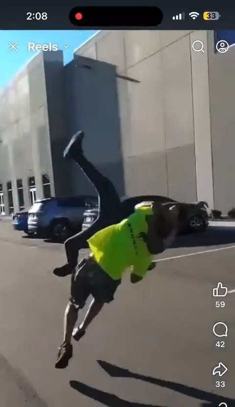Her work boyfriend beat the brakes off her husband 😭😭😭