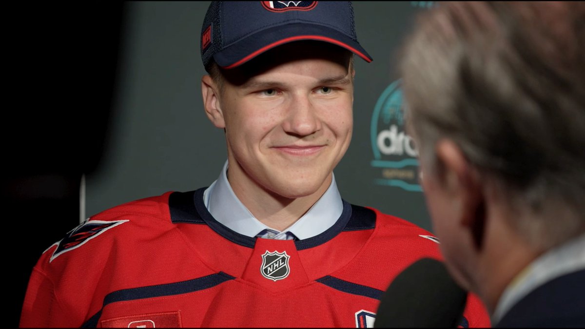 ☑️ #ALLCAPS 1st RD, 27th + 2nd RD, 37th ☑️ Dev Camp & Free Agency preview ☑️ Latest Washington Capitals trade news Debrief on a special #NHLDraft episode of #CapsRinkReport NOW with Tarik El-Bashir & John Walton 🔗:
