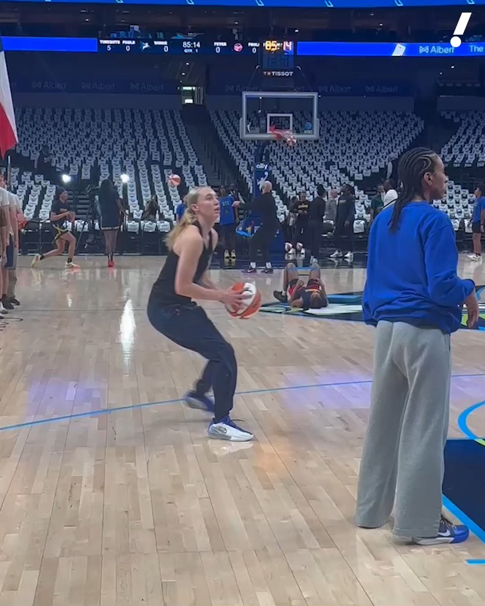 Paige Bueckers doesn't miss 😤 Paige warms up ahead of the clash vs. the Indiana Fever at American Airlines Center.