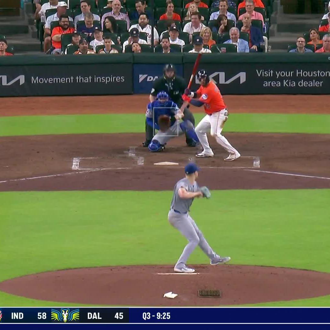 IAN HAPP ROBS ISAAC PAREDES WITH A DIVING CATCH 😮 Stream here: