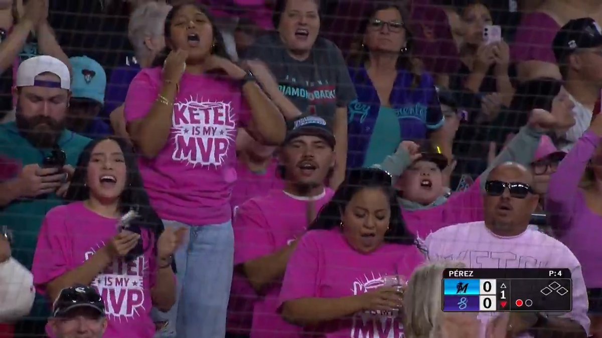 The Arizona Diamondbacks faithful show Ketel Marte some love 💜