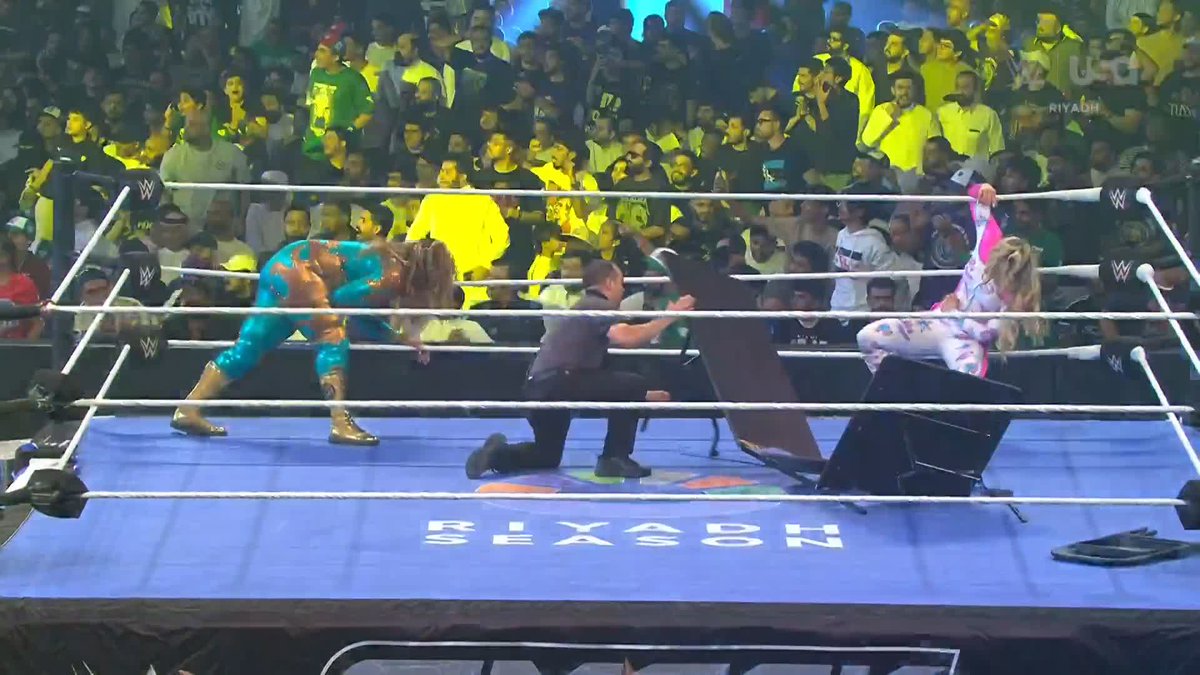 #MITB Briefcase 🤝 Tiffany Stratton Tiffany Stratton said not today, Naomi 😤