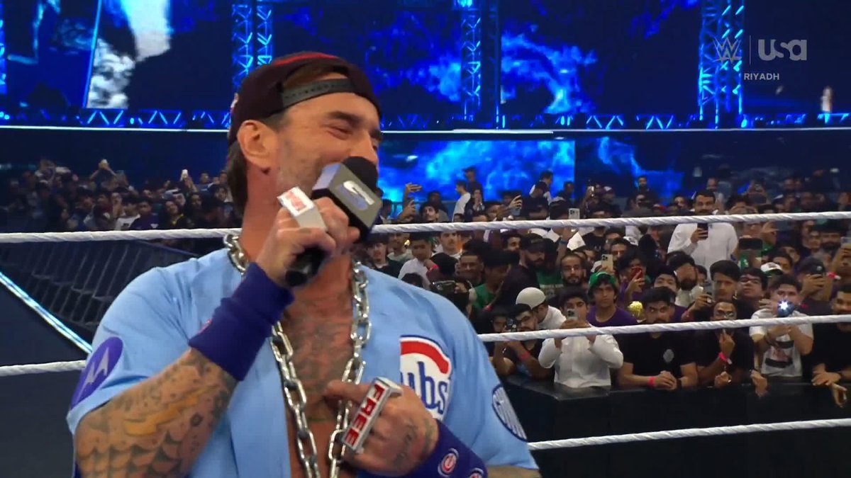 "...and at you they chant, you can't wrestle." player/coach, that was outta pocket 😳