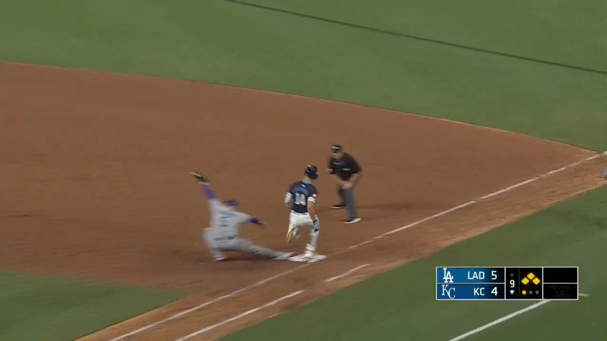 Freddie Freeman's UNREAL pick at first base secures the win for the Los Angeles Dodgers!