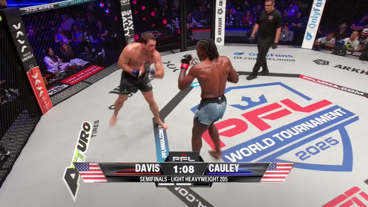 SULLIVAN CAULEY LANDS BIG BLOWS ON PHIL DAVIS! #PFLWorldTournament LIVE NOW 🇺🇸 ESPN 🌍