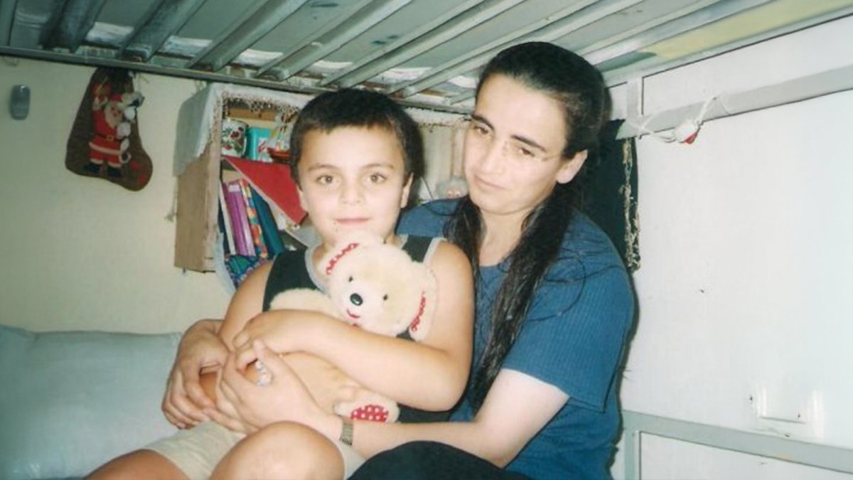Ağır kalp hastası olan tutsak Fatma Tokmak’ın tahliyesi için yeni bir başvuruda bulunan avukatı Eren Keskin, “Yaşamsal olarak durumu çok ağır. Yürüyemiyor, uyuyamıyor. Açıkçası korkuyoruz” dedi