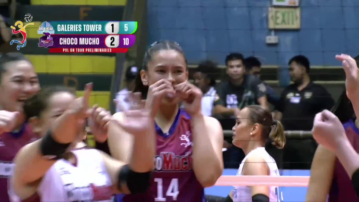 ROOKIES HOLD THE LINE 🍫 Rookies Ayesha Juegos and Jen Villegas deliver attack points to maintain the Choco Mucho Flying Titans’ lead against the Galeries Tower Highrisers in the fourth set of the 2025 PVL on Tour in Batangas. #PVL2025 #PVLonTour #TheHeartOfVolleyball