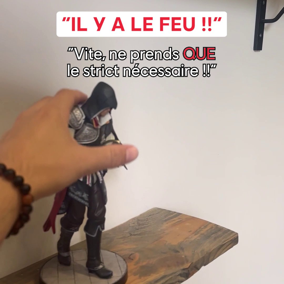 On a dit strict nécessaire, je peux pas faire mieux 😩 Vous prenez quoi avec vous ? 🙏