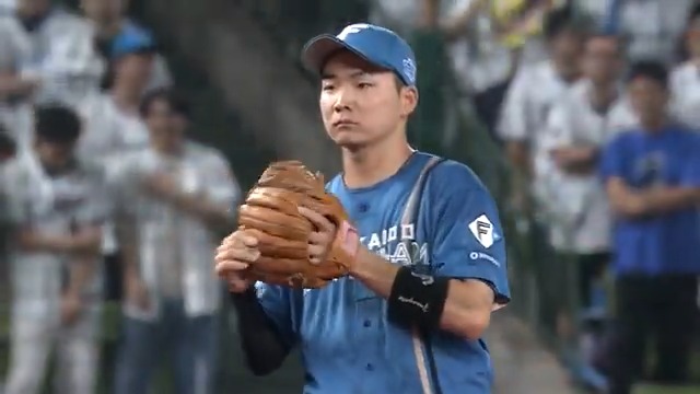 この二遊間鉄壁すぎる⁉ #石井一成 #山縣秀 の華麗な守備が #山﨑福也 を盛り立てる🔥🔥 おトクな年額プランキャンペーン実施中! 詳しくはこちら ▶️: #lovefighters #パリーグ #ベースボールLIVE