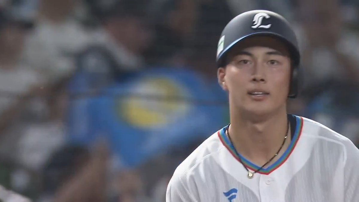 マーベラス🌈 埼玉西武 #長谷川信哉 選手が逆転の2点タイムリー3ベースヒットを放つ✨ #seibulions 👇ライブ配信はこちら