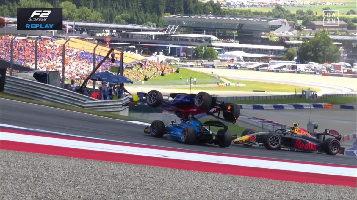 Bendita seguridad. Bendito halo. Bendita barra antivuelco 👏👏👏 Todos los pilotos implicados han salido ilesos del accidente #AustriaDAZNF1 🇦🇹