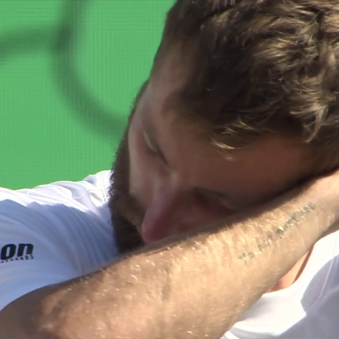 Corentin Moutet 🇫🇷 ému après sa défaite en finale du tournoi de Majorque. 🥺💔 🗣️ « J’ai envie de faire partie des meilleurs joueurs du monde. Je travaille très dur chaque jour pour atteindre mes objectifs. Je n’aime pas pleurer… »