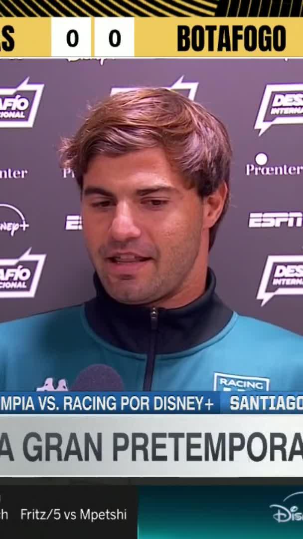 "Está todo bien con Maxi (Salas). Lo queremos mucho, el grupo está fuerte. Lo que pasará con él es incertidumbre, no tiene nada que ver con nosotros. Mientras tanto él está acá y estamos contentos". Santiago Sosa en la previa del amistoso de #Racing.