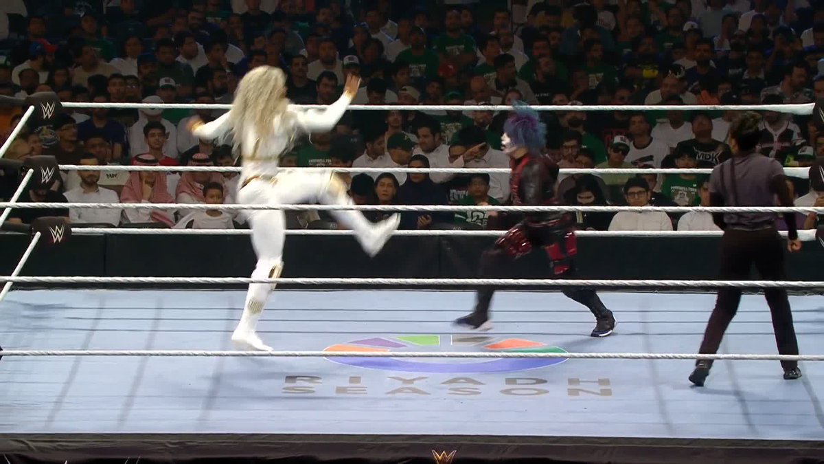 It's the QUEEN OF THE RING finals!
