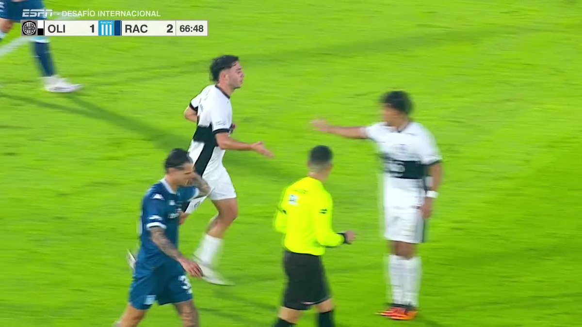 Gol del 9 que se fue libre de Central hace apenas hace 2 semanas. Hoy el 9 titular de Central fue Giaccone.
