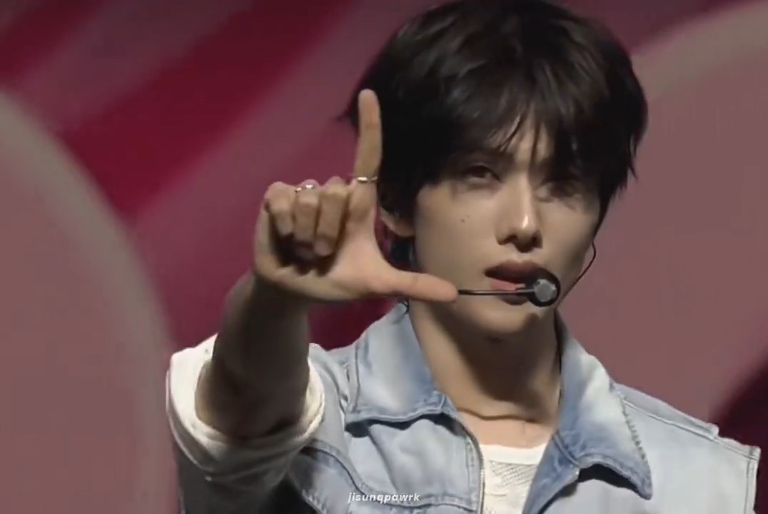 🐹 london what's up?!! my name is??? 🗣️ JISUNG PARK!!!! 🐹 andy park~ 😆✋ 🐹 i like you guys more than oasis