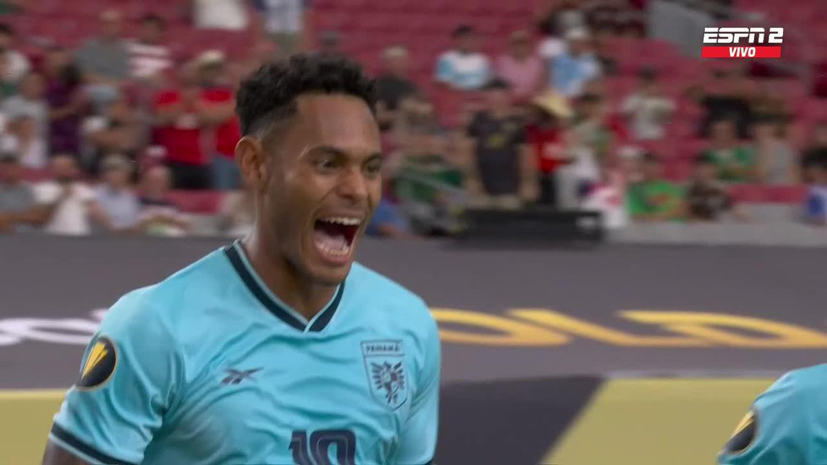 EL PRÍNCIPE NO PERDONA Y VUELVE A MARCAR🇵🇦👑 Ismael Díaz pone el 1-0 para Panamá desde los 11 pasos y ya lo gana ante La H.🔥 📺 Disfruta toda la Concacaf #CopaOro2025 🏆 en #DisneyPlus