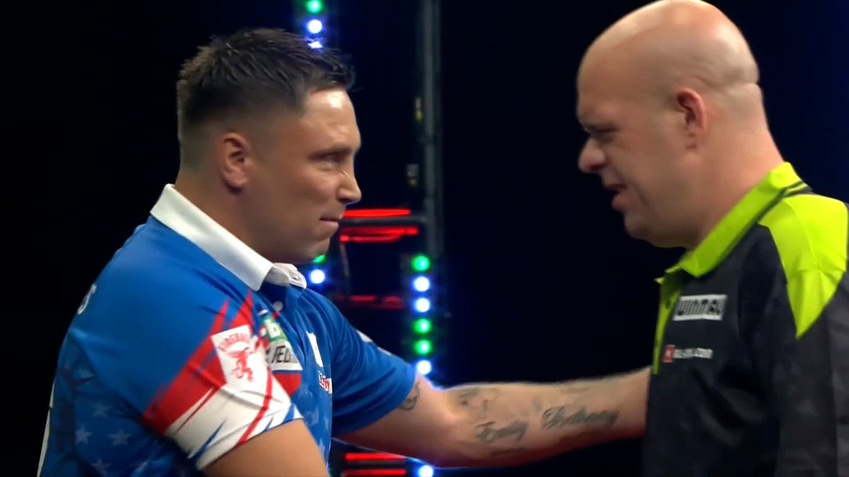 PRICE BEATS VAN GERWEN! Gerwyn Price completes our semi-final line-up here in New York, as he beats Michael van Gerwen 6-3 to move on! 📺 #USDartsMasters25