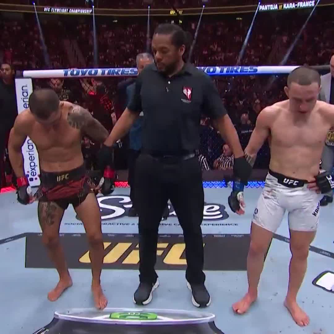 防衛成功！勝ち名乗りを受けるパントージャ！ #UFC317
