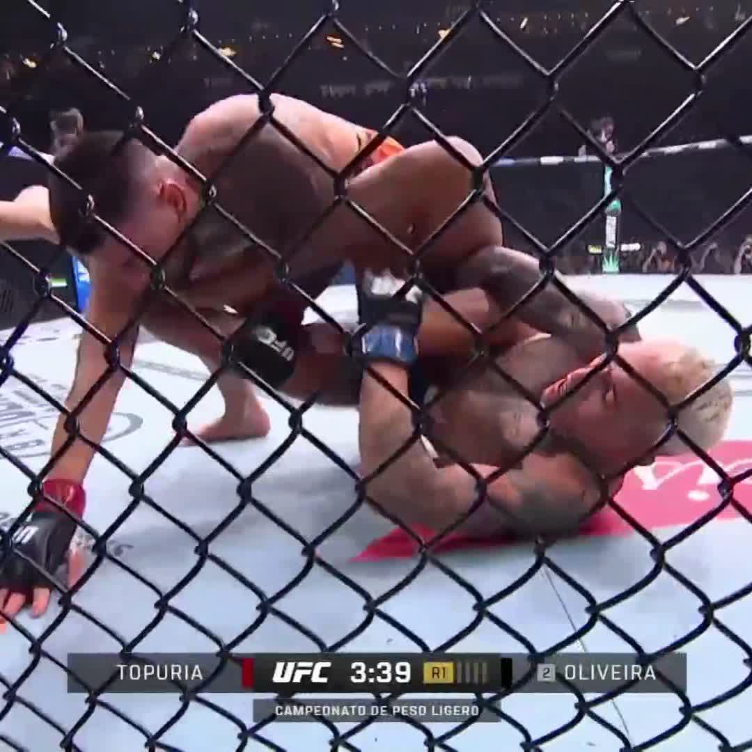 Charles ataca la pierna 🫣 #UFC317