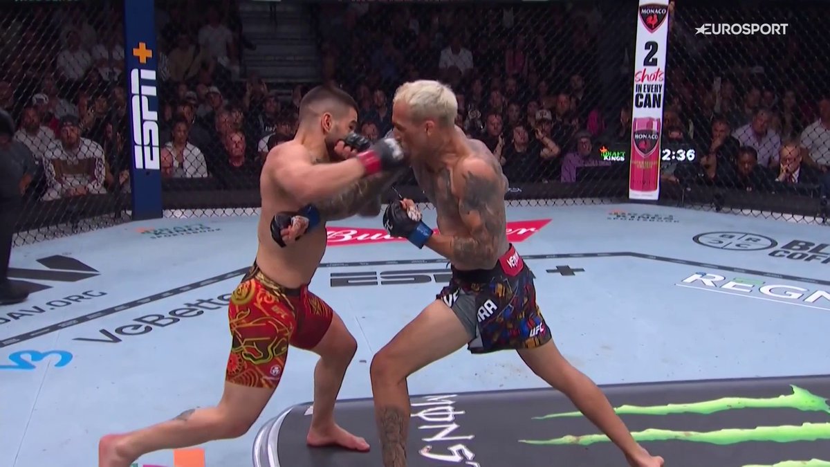 El KO de Topuria a Oliveira en cámara lenta. Imposible cansarse de verlo. 🇪🇸🌹🇬🇪 #UFC317 #TopuriaenMax