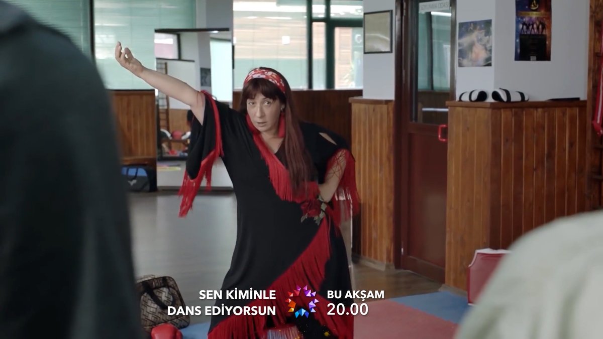 "Taktik maktik yok dans dans dans!" 💃🕺 #SenKiminleDansEdiyorsun bu akşam 20.00'de Star'da! #DemetÖzdemir #UrazKaygılaroğlu #BinnurKaya