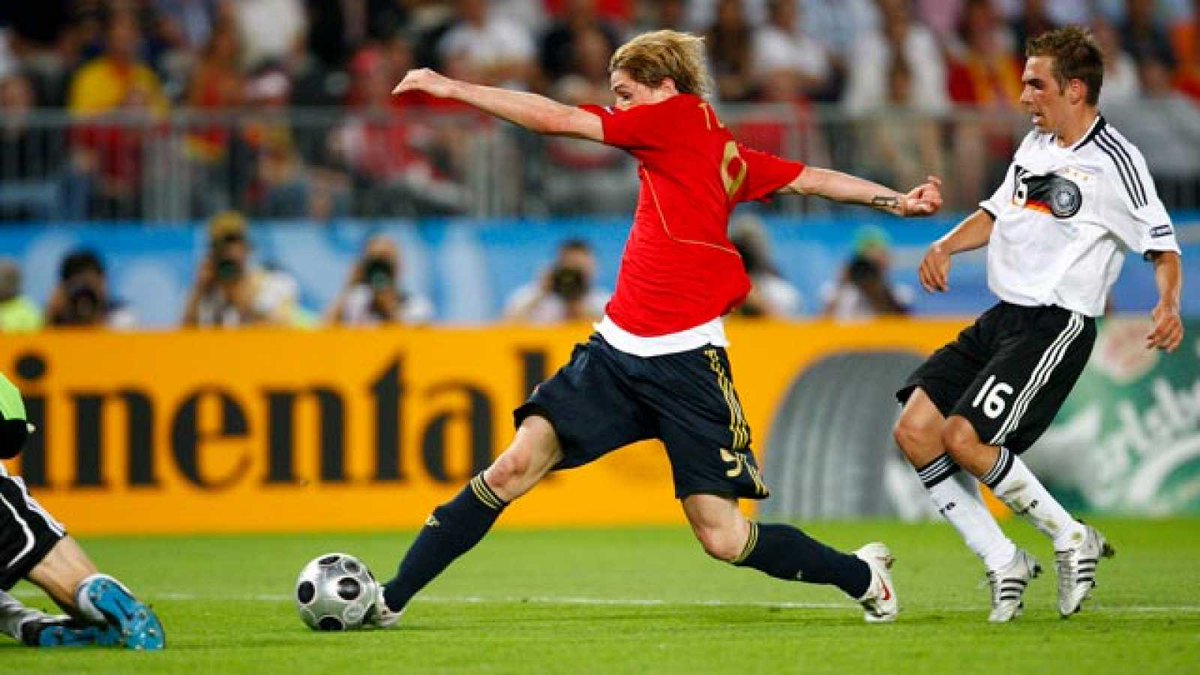 Où étiez-vous lorsque l’Espagne a remporté son deuxième Euro en 2008 ? 🤔🇪🇸 Déjà 17 ans… le temps passe tellement vite ! 🔙