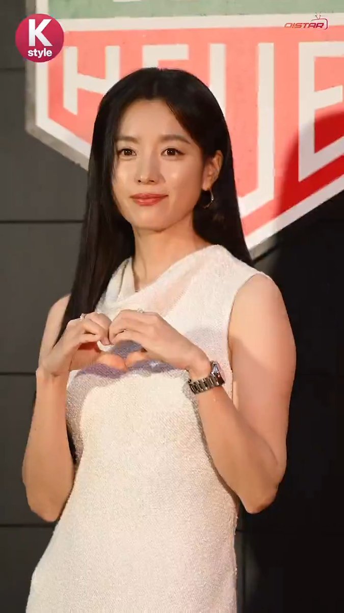ハン・ヒョジュ 「タグ・ホイヤー」のイベントに登場✨ 清純な美貌のフォトタイムに注目📸💕 ▼イベントの様子はこちら(写真11枚) #ハン・ヒョジュ #hanhyojoo #한효주