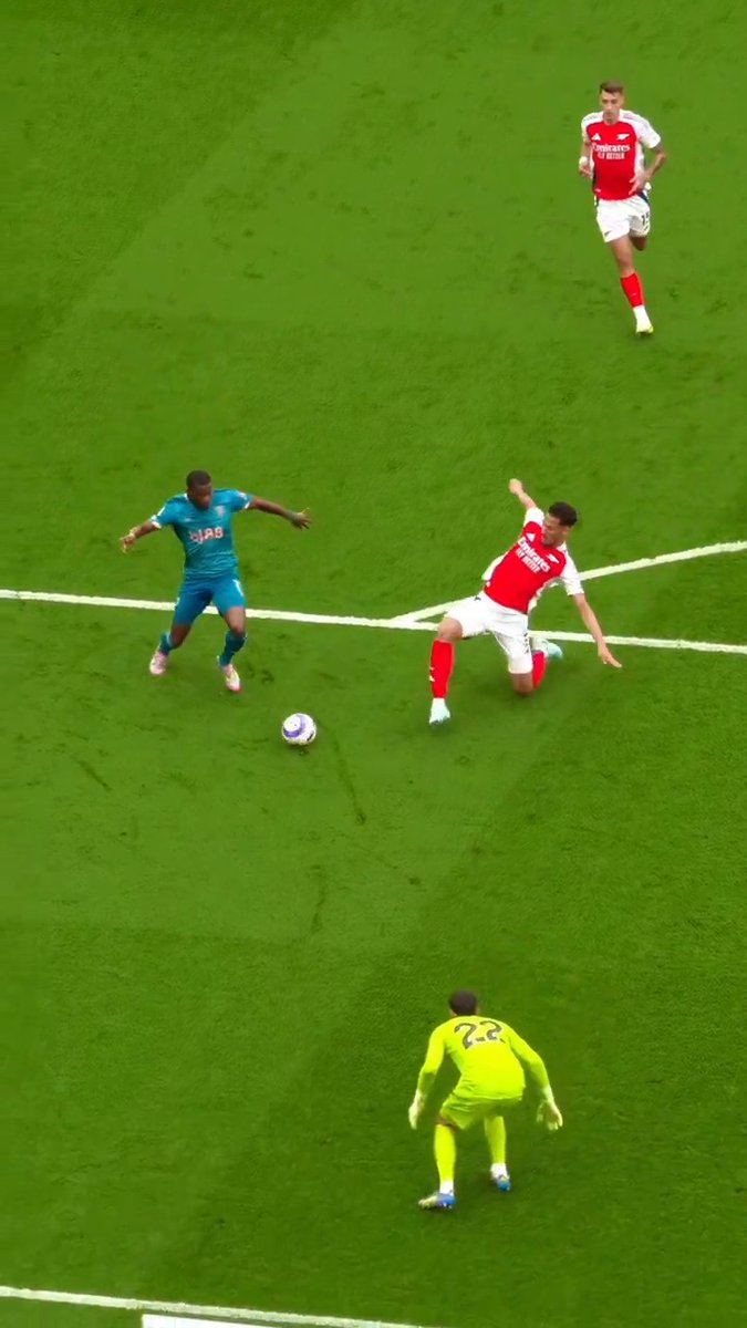The timing. The execution. It's just vintage William Saliba ™️
