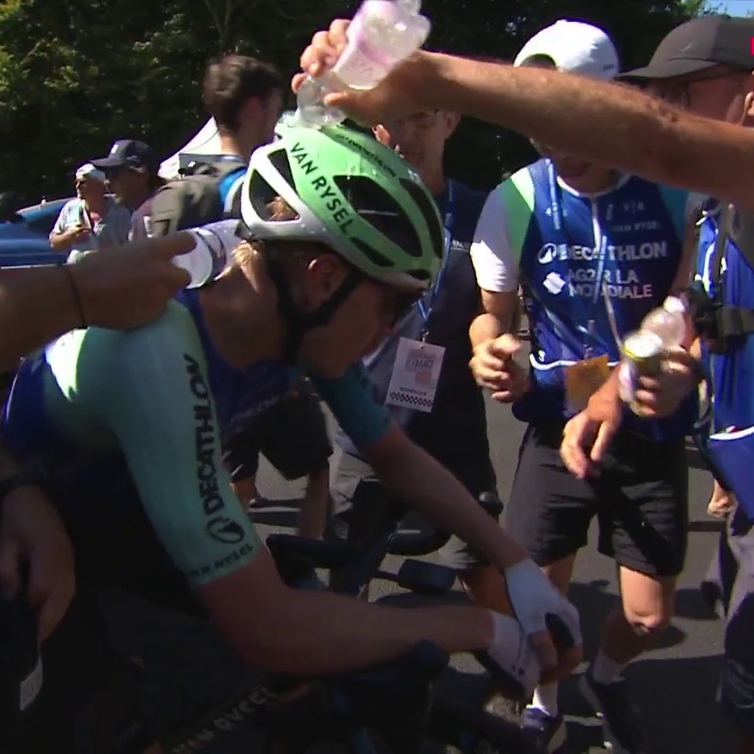 DORIAN GODON CHAMPION DE FRANCE 2025 ! 🙌 Quel final et quelle victoire du coureur Decathlon-AG2R qui s'impose au sprint devant Romain Grégoire !