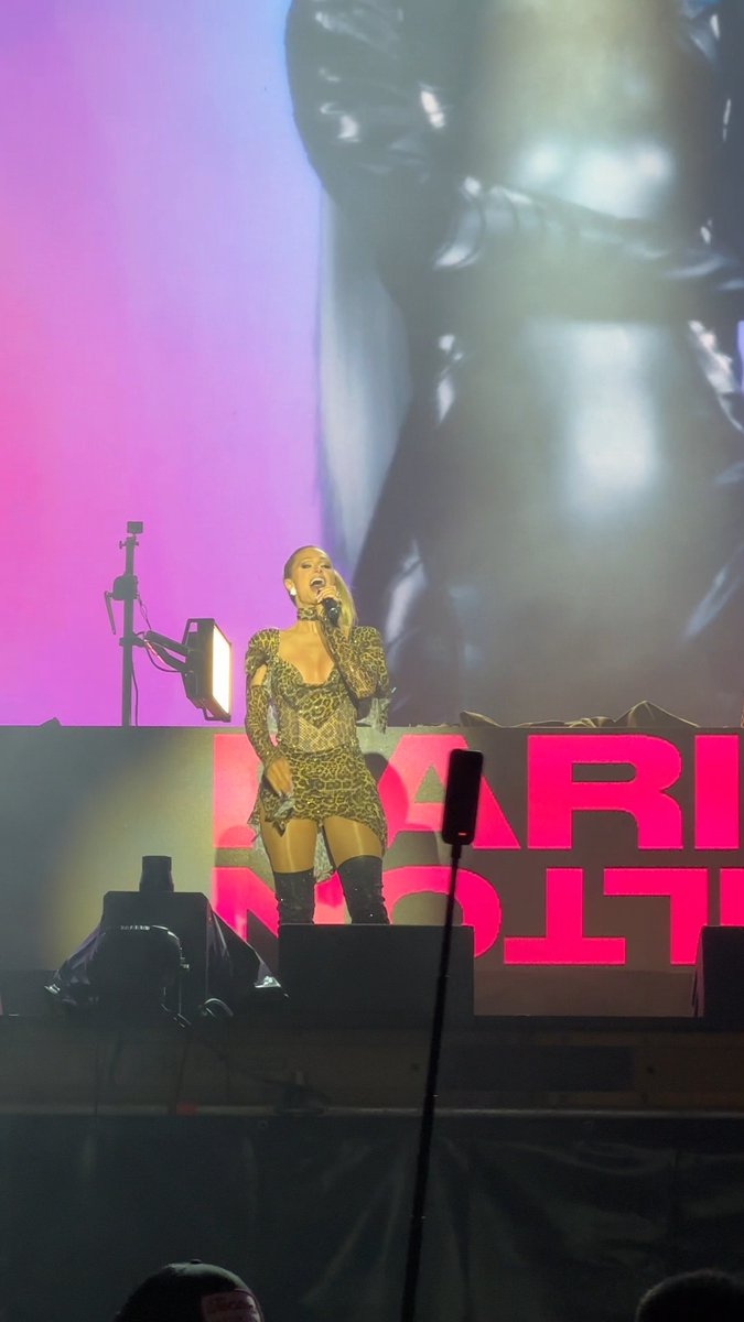 I wrote this song about my fans, so it means the world whenever I get to perform it in front of so many of you all🥹 Love my #LittleHiltons so much🥹💖 #Legacy #InfiniteIcon 💫