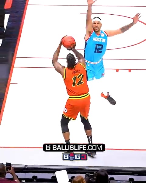 Dwight Howard knocking down threes in the win vs Houston @TheBIG3 today! 17 PTS | 6 REB | 2 3PT | 1 BLK