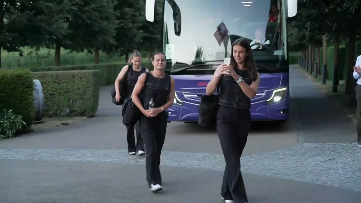 The Wales squad have arrived at their team base in Switzerland ahead of the Women's Euros 🏴