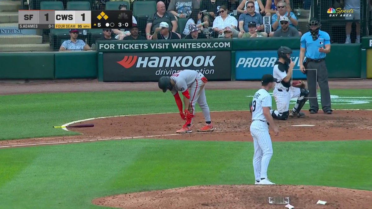 Adames draws a go-ahead walk 🙌