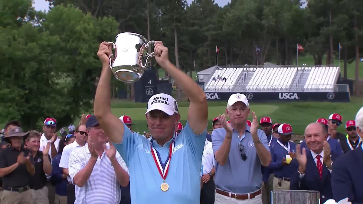 Lift it high, Padraig Harrington!