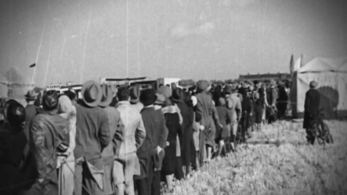 NEW EPISODE OF #HazardousHistory my newest show on HISTORY channel airs tonight at 10/9c! If you haven’t caught it yet, these are the crazy products, people toys, and inventions that were considered pretty normal in their day, despite the fact they could kill us at any moment! Plus, it’s hosted by the legend, Henry Winkler - what more could anyone ask for? Cool historical facts, awesome footage and some pretty damn good hosts if I do say so myself. Enjoy these sneak previews!