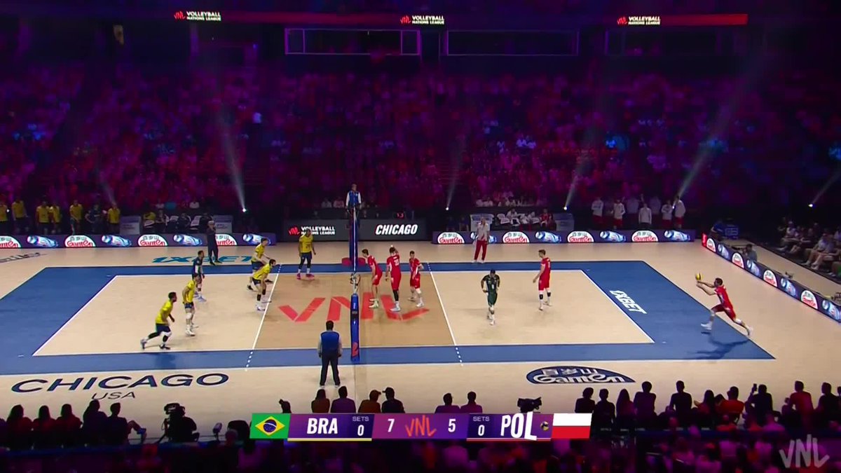 When the coach says the opponent’s has "150% in attack" 😮💨🔥 Brazil takes set 1 with Darlan already dropping 10 points 🤯 📺 LIVE NOW on VBTV. 🏐 #Volleyball #VNL2025