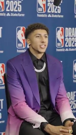 sactown got a new big r̶e̶d̶ purple dog in town.