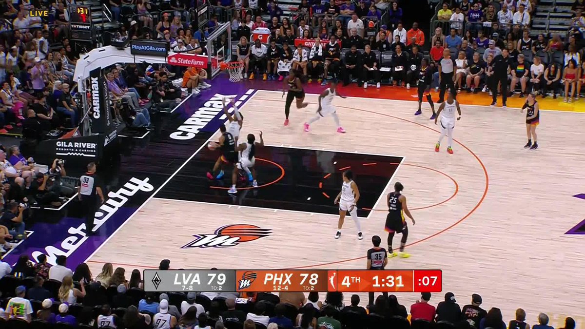 KAHLEAH COPPER CLUTCH THREE 🔥 Mercury retakes the lead late in the 4Q 🍿