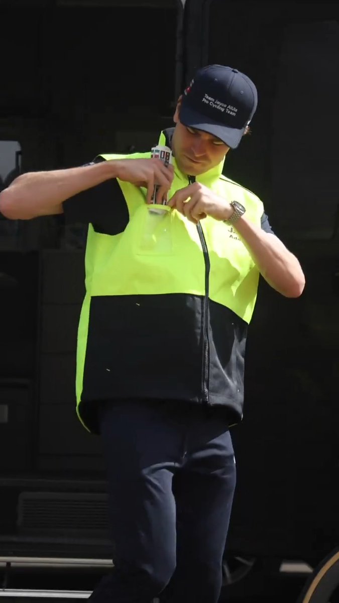🥖 Ready for our road trip around France 🛣 Let our new Jayco campervan technician Mauro tell you who’s coming along for the ride 🚴 🇦🇺 Ben O’Connor 🇦🇺 Luke Plapp 🇨🇭 Mauro Schmid 🇳🇱 Dylan Groenewegen 🇮🇪 Eddie Dunbar 🇦🇺 Luke Durbridge 🇸🇮 Luka Mezgec 🇳🇱 Elmar Reinders 🇫🇷 #TDF2025 🗞