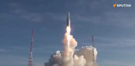 🇷🇺 🛰️ Rosyjskie satelity wojskowe robią ostre zamieszanie na orbitach Rosyjska aktywność na orbitach rośnie. Obserwatorzy tacy jak Jonathan McDowell i Dr Marco Langbroek donoszą i o nowych obiektach wypuszczanych przez satelity i o zaskakujących operacjach RPO. Lećmy po kolei. 1/16