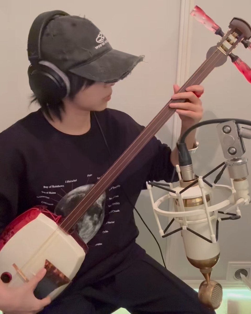 EP #sukimakaze より 「ほな、さいなら！」 ________________________ いつか津軽三味線を取り入れて新しいジャンルの音楽を作りたいという願望が叶った一曲。 津軽三味線(本人演奏)の レコーディング風景をお届けします▼