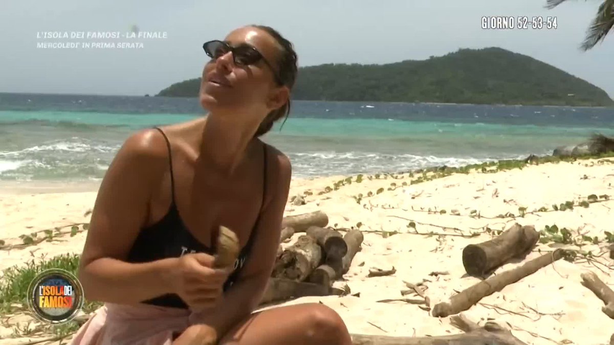 Cristina dopo la discussione tra Omar e Teresanna: "Respira! Mancano solo quattro giorni". #Isola
