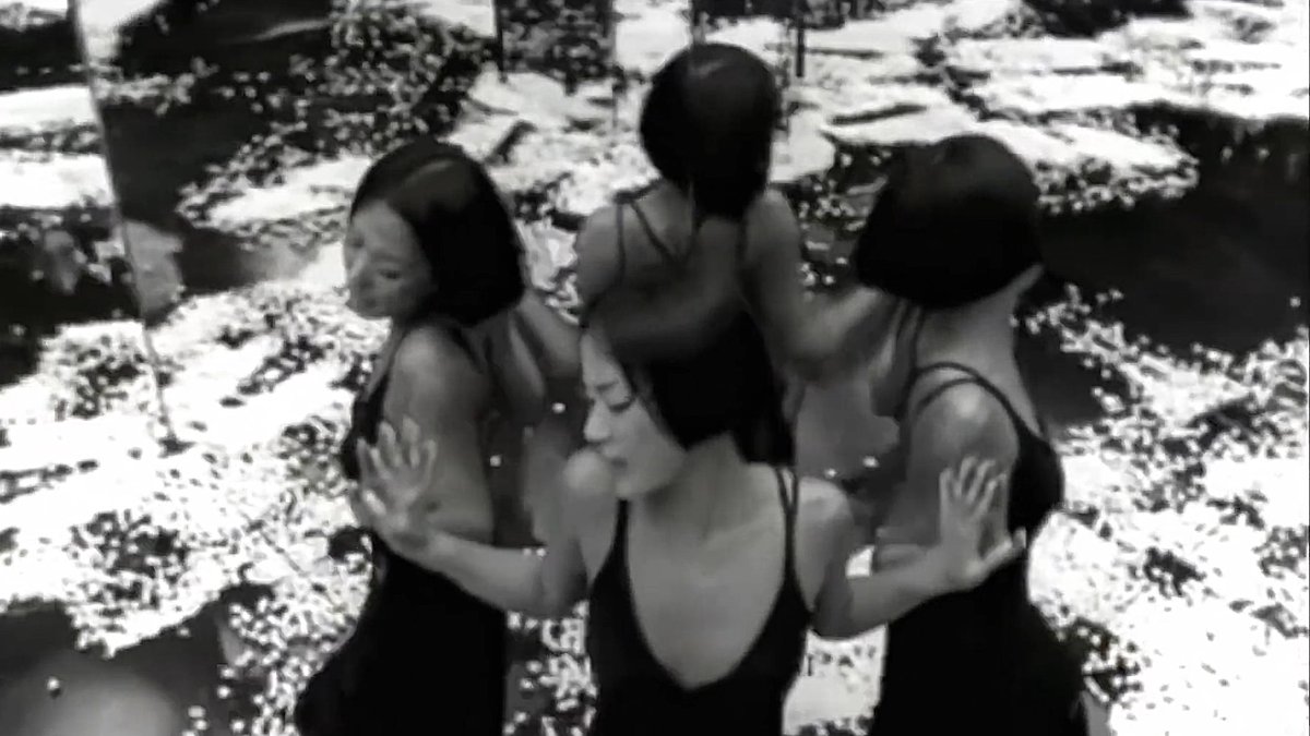 27 years ago today, Uhm Jung Hwa released her 4th Album ‘Invitation’ with double title tracks ‘Poison’ & ‘Invitation’