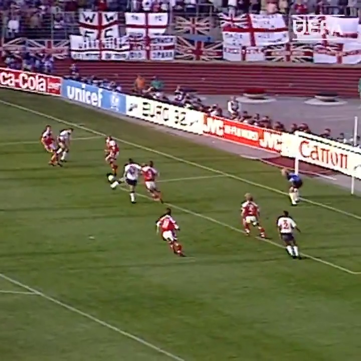 Peter Schmeichel at his brilliant best during the 1992 Euros! 🧤