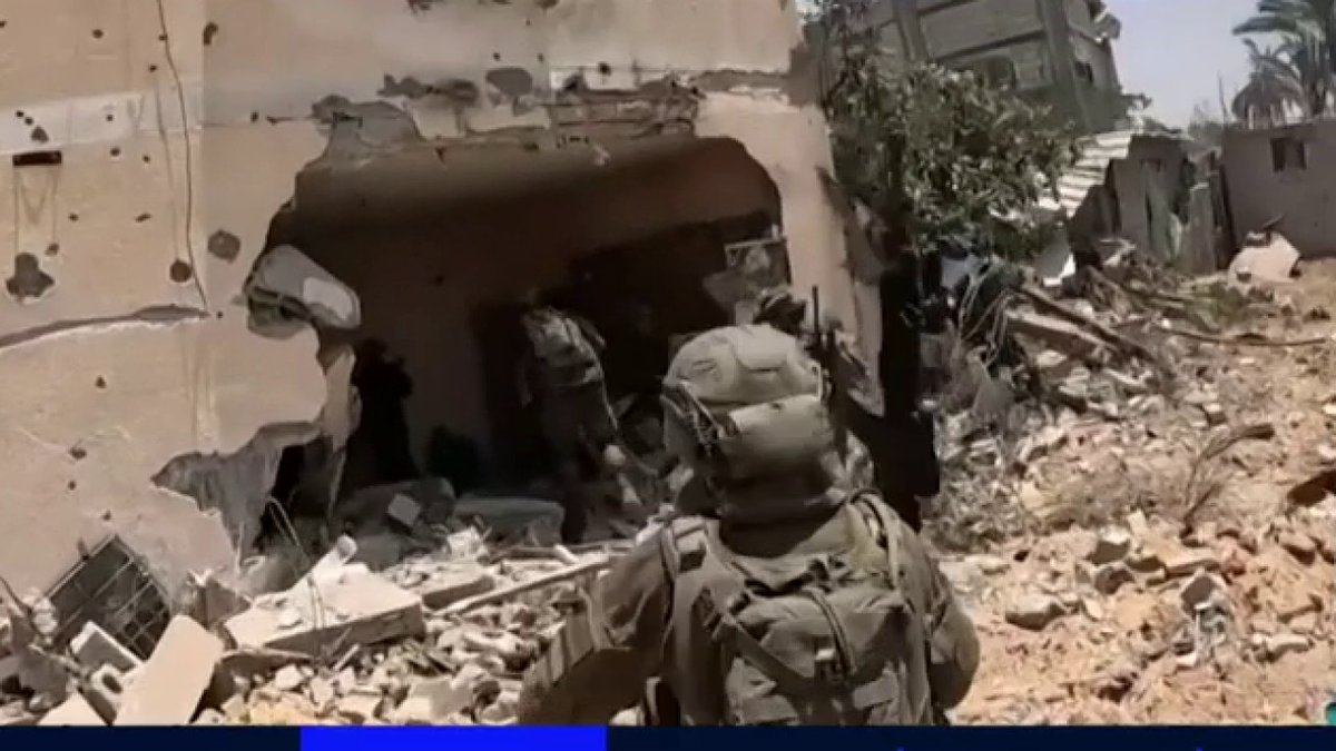 "Le Hamas évite le combat direct : les soldats affrontent surtout des engins explosifs artisanaux ou des terroristes qui surgissent des tunnels pour lancer des explosifs. Tsahal peine à combattre un ennemi invisible." Matthias Inbar (Matthias Inbar)