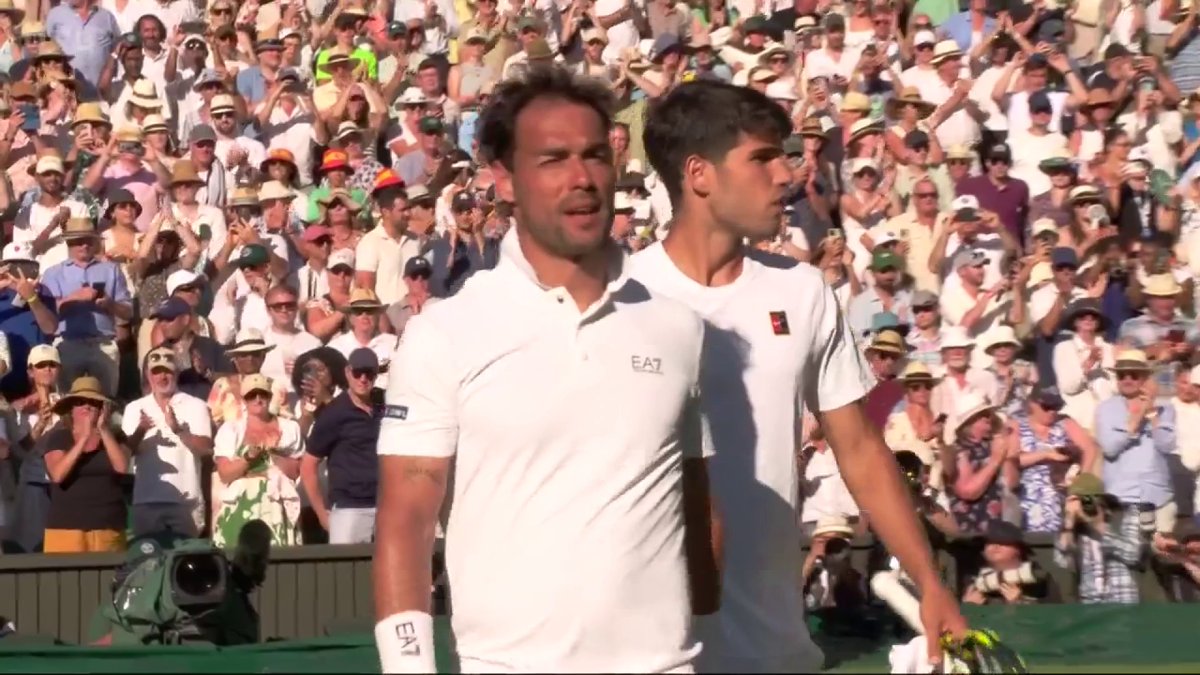 4 hours, 37 minutes 🥵 Carlos Alcaraz led the applause for Fabio Fognini after an epic R1 match 🤝🫡