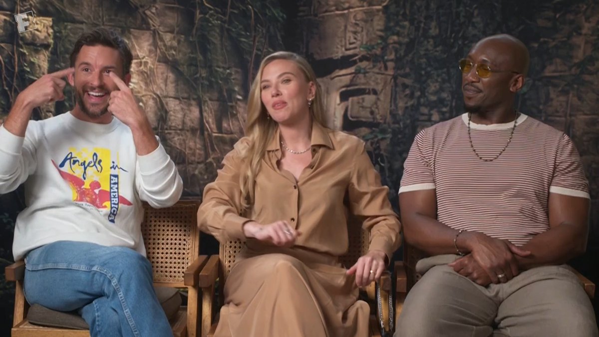 Jonathan Bailey shared how kept losing his glasses on the set of #JurassicWorldRebirth 🦕 See his performance come to life in theaters this Wednesday. Reserve your tickets here👇